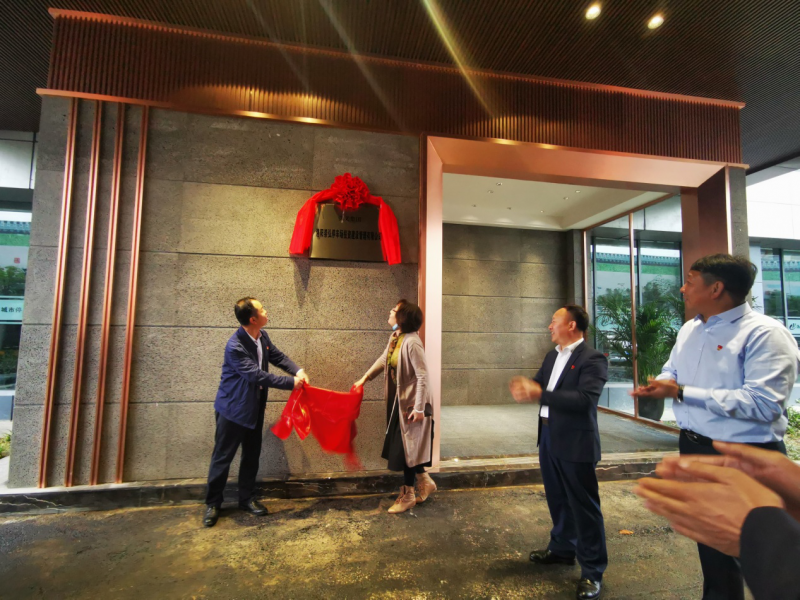 新起點(diǎn) 新征程 新要求 ——市國(guó)資委黨委書記、主任苗惠芳，市城管局黨組書記、局長(zhǎng)易勛指導(dǎo)城市停車建設(shè)工作